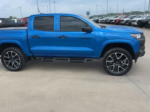 Used 2024 Chevrolet Colorado W/T w/ WT Convenience Package II AWD/4WD image 8