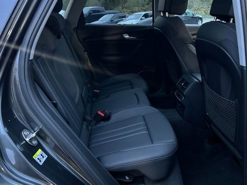 Used 2024 Audi Q5 e Premium Plus w/ Premium Plus Package image 13