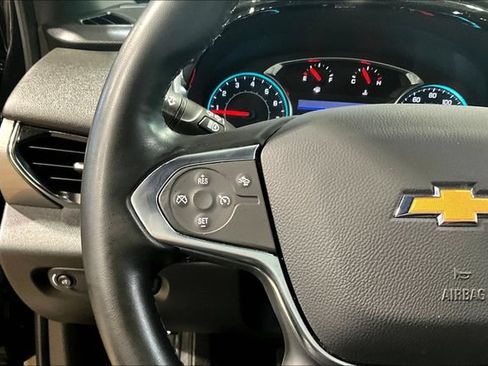 Used 2023 Chevrolet Traverse LT FWD image 11