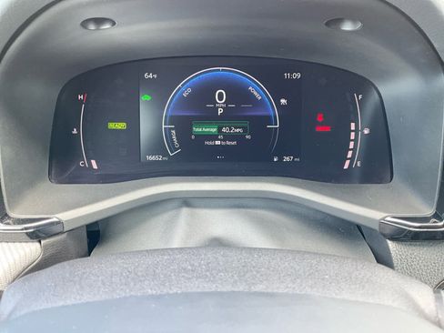 Used 2025 Toyota Camry SE FWD image 21