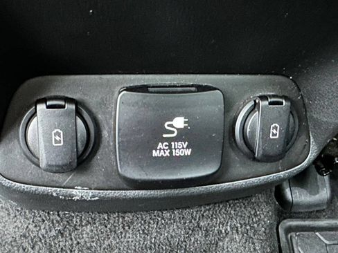 Used 2020 Hyundai Santa Fe Limited AWD/4WD image 13