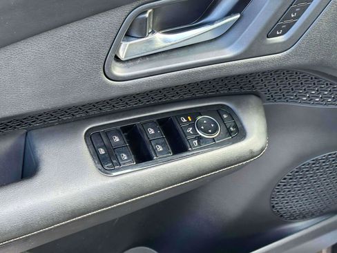 Used 2024 Nissan Ariya AWD image 16