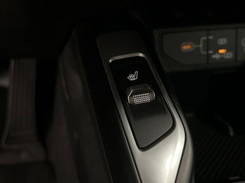 Used 2024 Kia Sorento S image 31