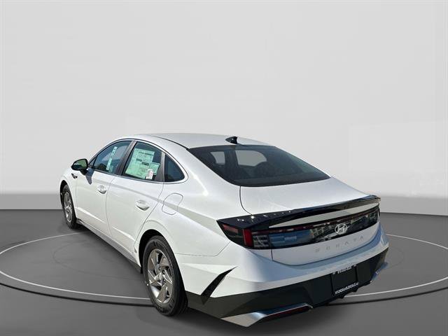 New 2026 Hyundai Elantra SE FWD image 4