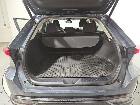 Used 2022 Toyota Venza LE image 23