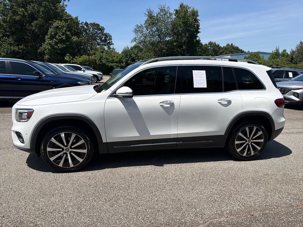Used 2021 Mercedes-Benz GLB 250 w/ Premium Package image 4
