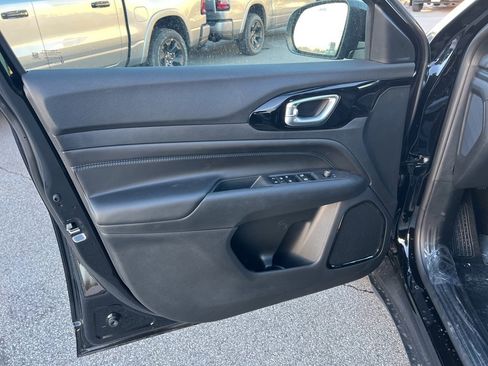 New 2026 Jeep Compass Limited image 18