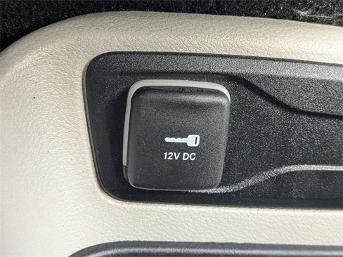 Certified 2024 Chrysler Voyager LX image 21