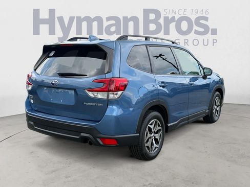 Used 2019 Subaru Forester Premium AWD/4WD image 3