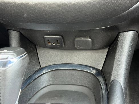 Used 2017 Chevrolet Malibu LT FWD image 23
