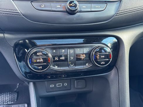 Used 2022 Buick Encore GX Essence w/ Experience Buick Package AWD/4WD image 26