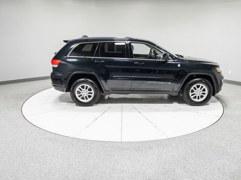 Used 2019 Jeep Grand Cherokee Laredo AWD/4WD image 30