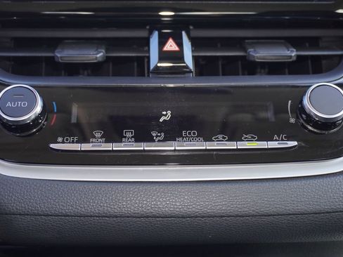 Certified 2025 Toyota Corolla LE image 15