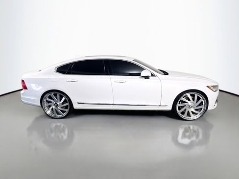 Used 2018 Volvo S90 T6 Inscription w/ Luxury Package image 11