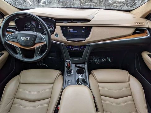 Used 2018 Cadillac XT5 Platinum AWD/4WD image 16