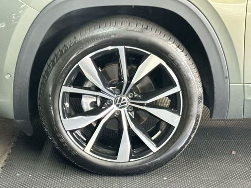 Certified 2025 Volkswagen Atlas SEL Premium R-Line AWD/4WD image 11