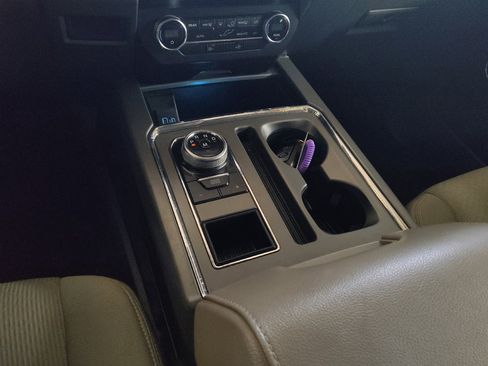 Used 2020 Ford Expedition XLT image 26