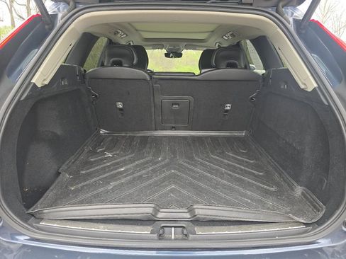 Used 2023 Volvo XC60 B5 Core w/ Climate Package AWD/4WD image 18