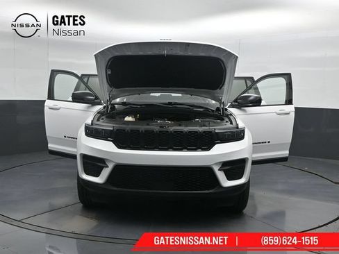 Used 2023 Jeep Grand Cherokee Altitude AWD/4WD image 56