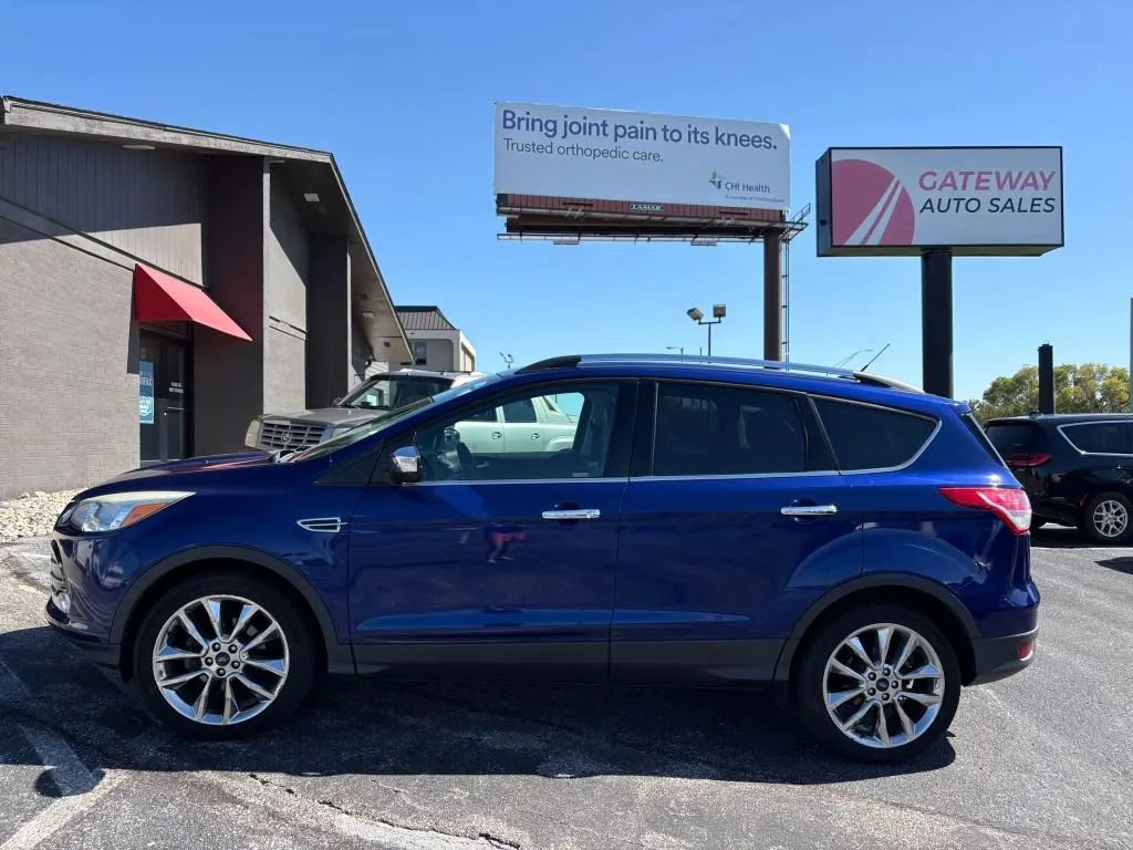 Used 2015 Ford Escape SE w/ SE Chrome Package FWD image 2