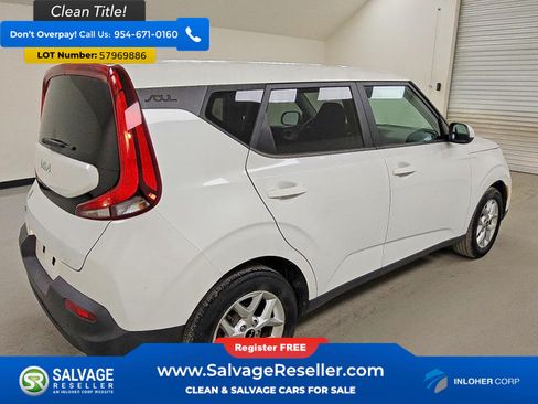Used 2022 Kia Soul LX w/ Technology Package FWD image 4