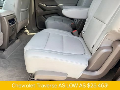 Used 2020 Chevrolet Traverse LT FWD image 14