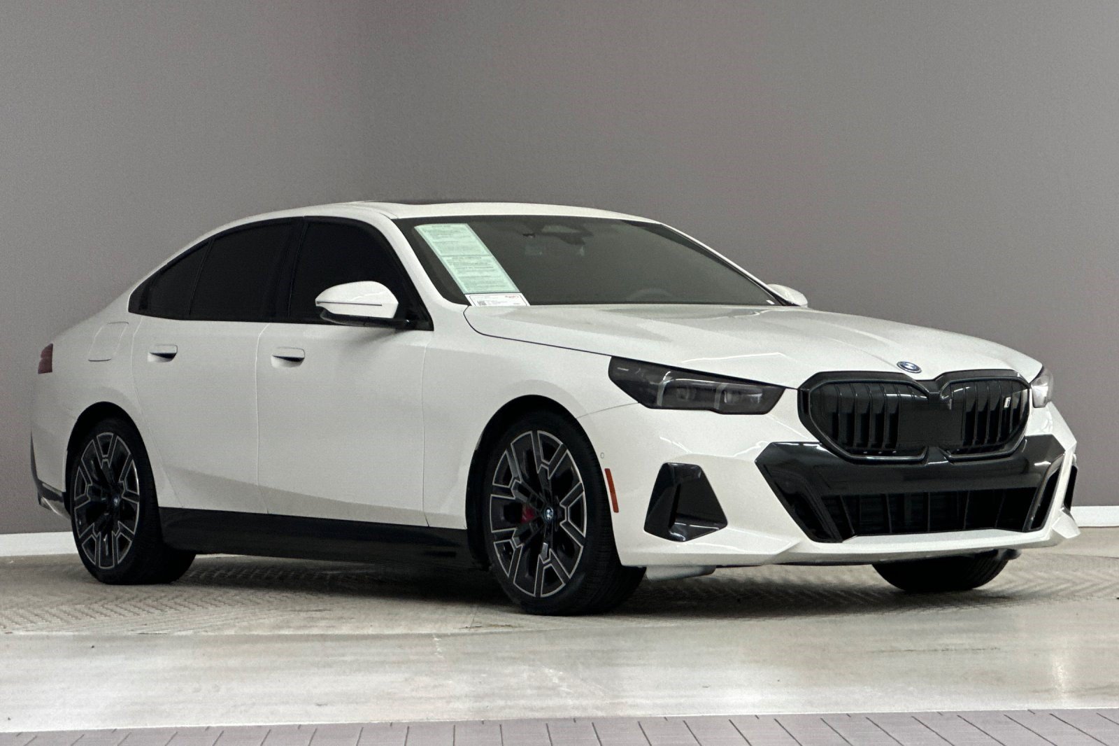Used 2024 BMW i5 eDrive40i w/ M Sport Package RWD image 6