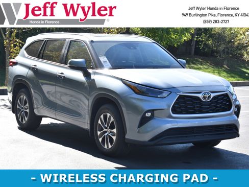 Used 2023 Toyota Highlander L image 1