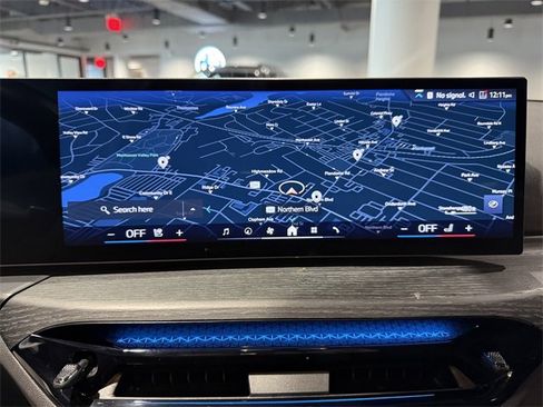 Used 2025 BMW 330i xDrive Sedan w/ Convenience Package image 18