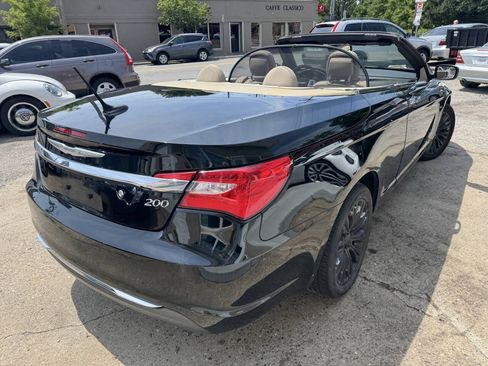 Used 2013 Chrysler 200 Limited FWD image 7