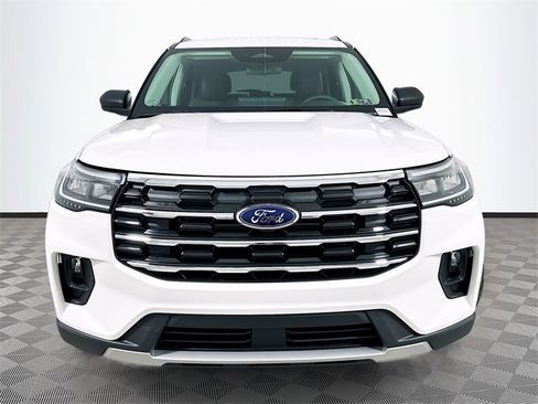 New 2026 Ford Explorer Active w/ Active Comfort Package image 2