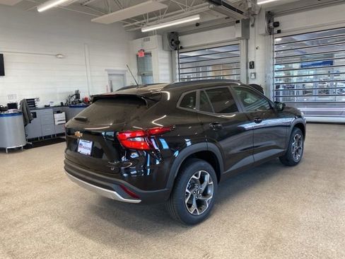 New 2026 Chevrolet Trax LT FWD image 5