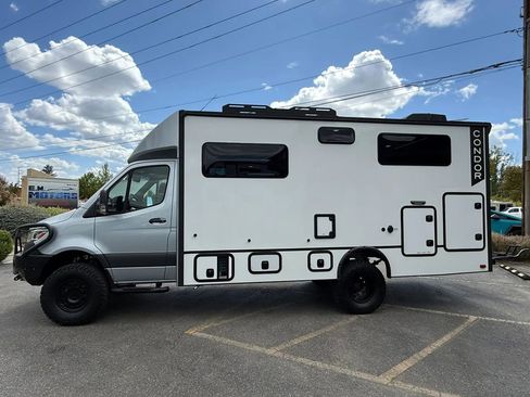 Used 2025 Mercedes-Benz Sprinter 3500 image 5