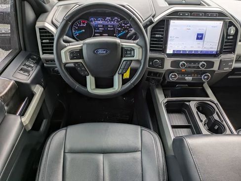 Used 2022 Ford F250 Lariat image 16