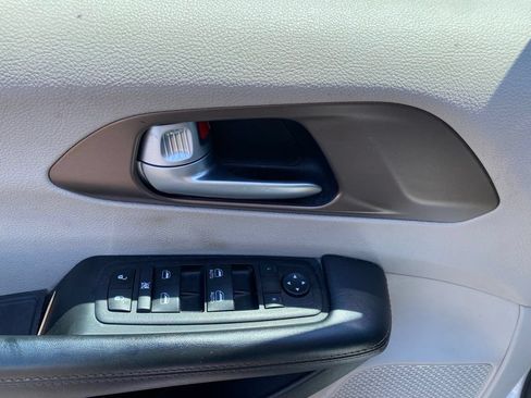Used 2017 Chrysler Pacifica Touring-L w/ Safetytec Group FWD image 14
