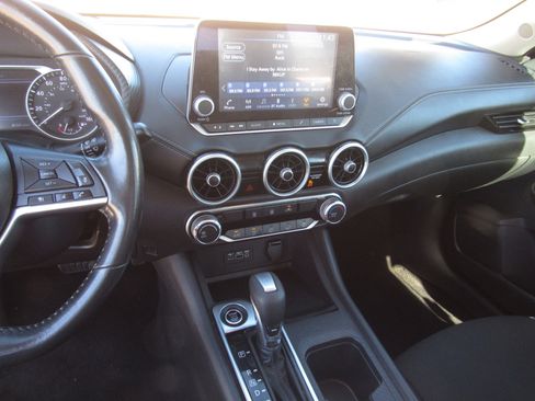 Used 2022 Nissan Sentra SV image 16