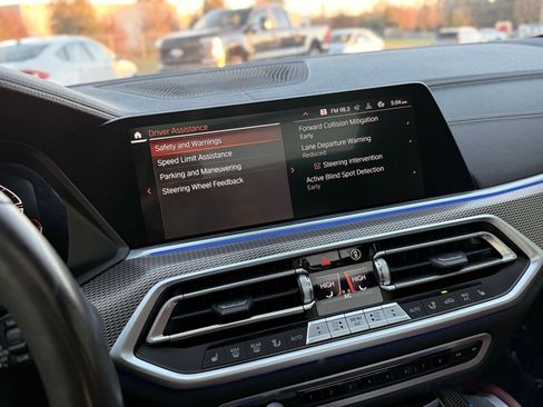 Used 2022 BMW X6 xDrive40i w/ M Sport Package AWD/4WD image 46