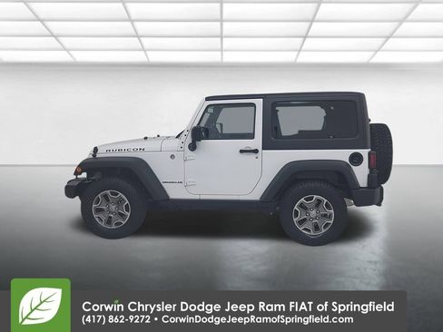 Used 2015 Jeep Wrangler Rubicon w/ Power Convenience Group image 9