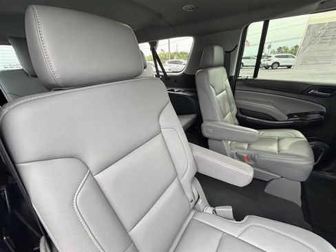 Used 2019 Chevrolet Suburban LT w/ Luxury Package image 24
