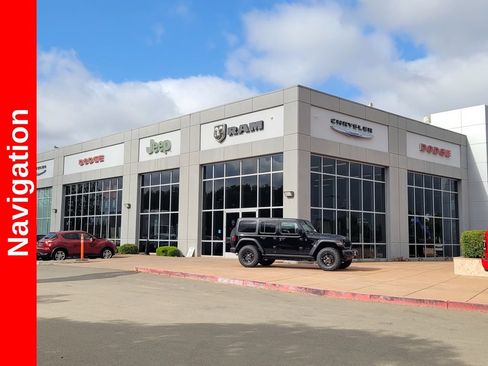 Used 2019 Jeep Cherokee Limited w/ Luxury Group FWD image 26