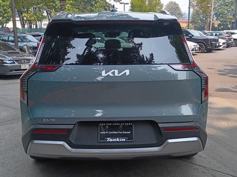 Certified 2024 Kia EV9 Wind AWD/4WD image 5