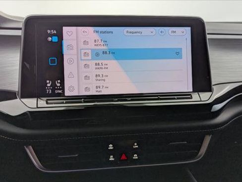 Used 2024 Volkswagen Atlas Cross Sport SE w/ Panoramic Sunroof Package FWD image 27