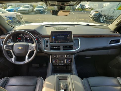 Used 2021 Chevrolet Tahoe Premier w/ Premium Package image 14