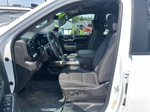 Used 2024 Chevrolet Silverado 1500 RST w/ Z71 Off-Road Package AWD/4WD image 11