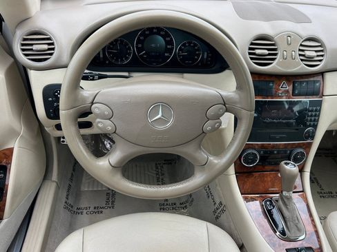 Used 2007 Mercedes-Benz CLK 350 Cabriolet image 16