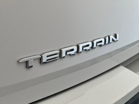 Used 2024 GMC Terrain SLE FWD image 21