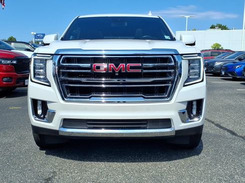 Used 2023 GMC Yukon SLT w/ SLT Premium Package AWD/4WD image 2
