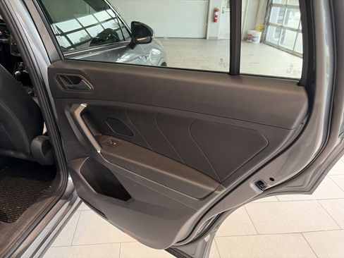 Used 2020 Volkswagen Tiguan SEL Premium R-Line image 18