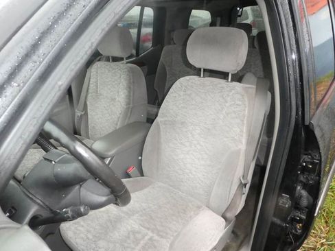 Used 2003 Isuzu Ascender S image 9