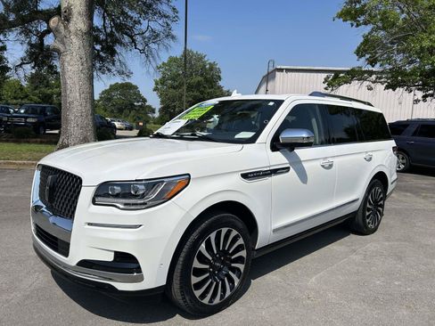 Used 2024 Lincoln Navigator Black Label AWD/4WD image 9